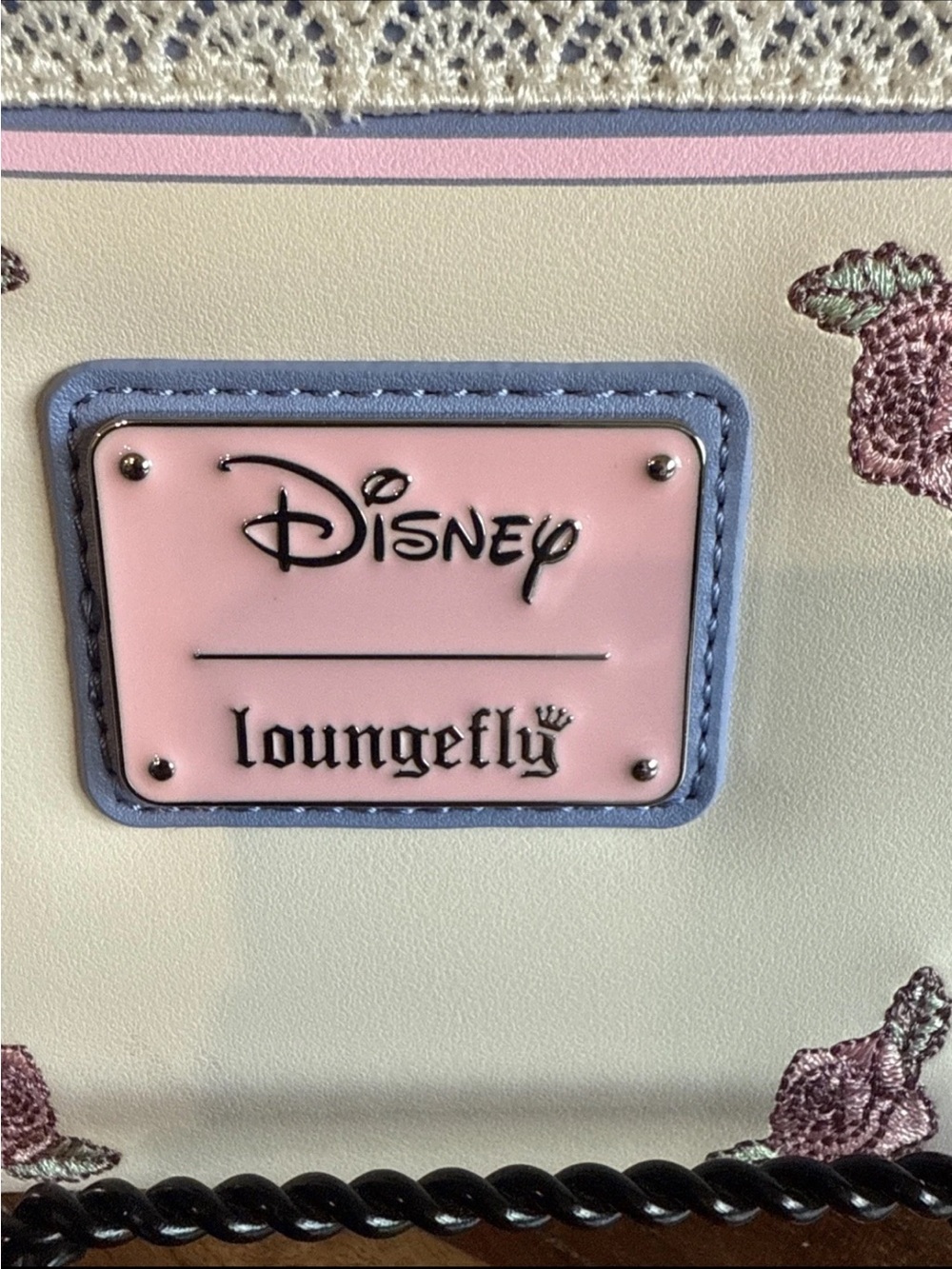 Loungefly Disney Minnie Mouse Floral & Lace Crossbody Bag With Matching Wallet - Picture 7 of 8
